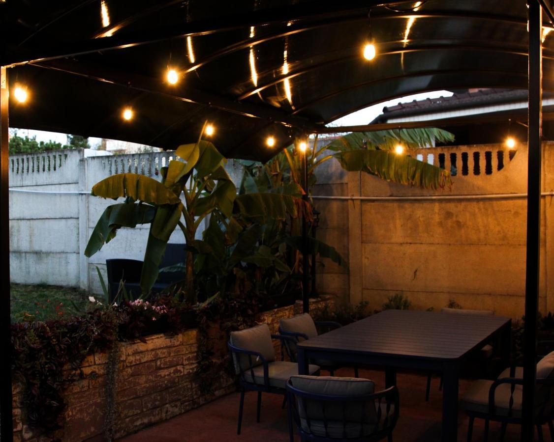 Cozy Cottage - Free Parking, Self Check-In أرادايا المظهر الخارجي الصورة